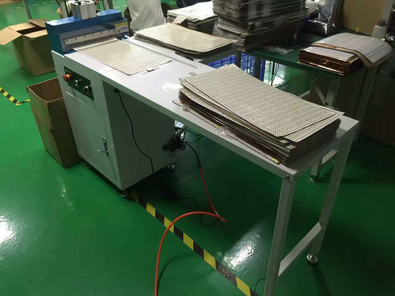 燈條切板機(jī)